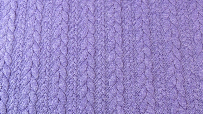 Kuscheliger Strickstoff mit Zopfmuster Jacquard Zopf - dunkel violett Farbnr. 445