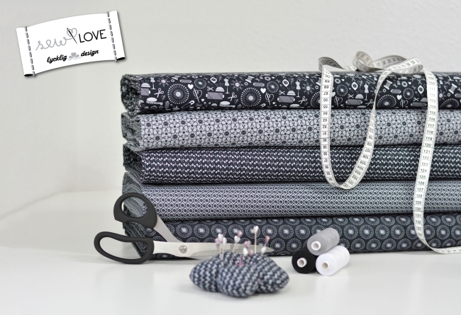 Baumwolle Webware Sew Love by lycklig design kleine Knöpfe schwarz grau